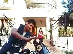 দুর্দশা, সানি লিওনের ...
