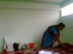 তিনি পানি ক্রীড়া দে ...