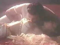 তার প্রথম অশ্লীল মধ্ ...