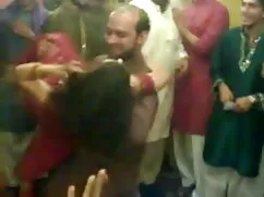 বড় সুন্দরী মহিলা বা ...