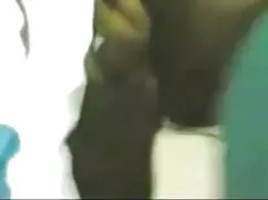 ক্যামেরার সামনে খেতে ...