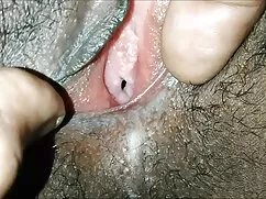 বড় সুন্দরী মহিলা বে ...