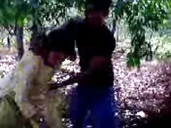 সুন্দরী বালিকা, ভিজা ...