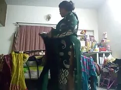 বাস্তবতা, হট মম সেক্ ...